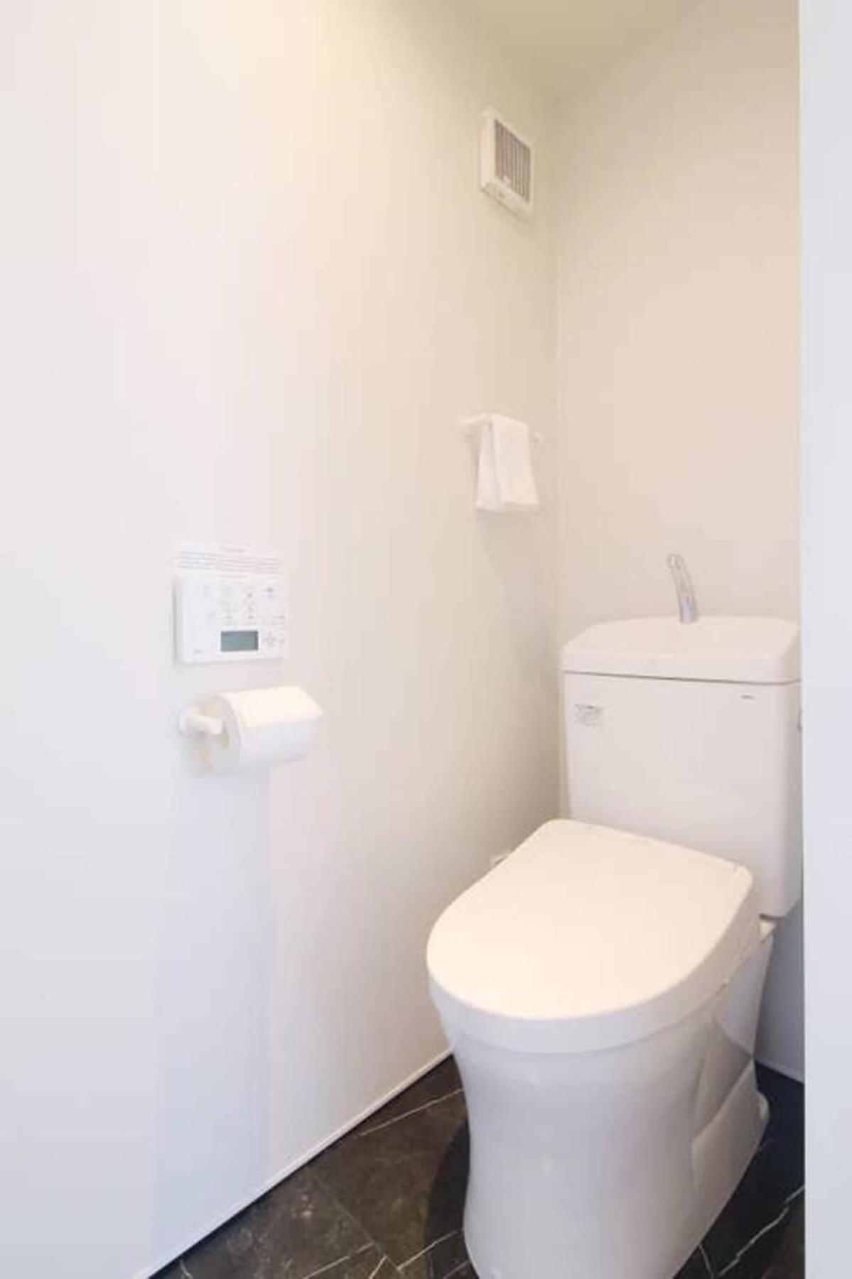 Bhotel Komachi - City Retreat With Breakfast Hiroshima Bagian luar foto
